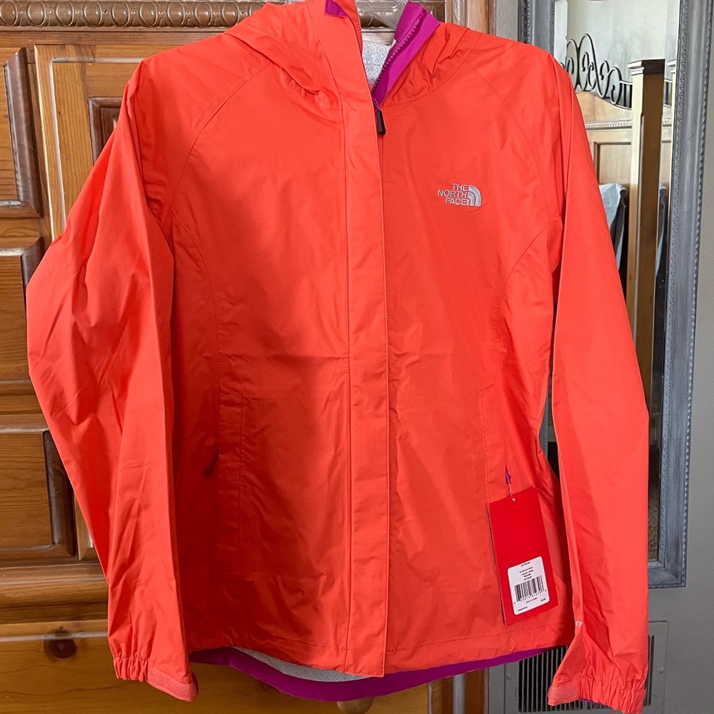 the north face windbreaker